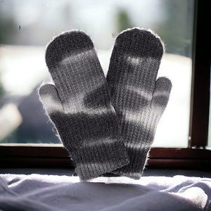 22576 Tie Dye Mittens